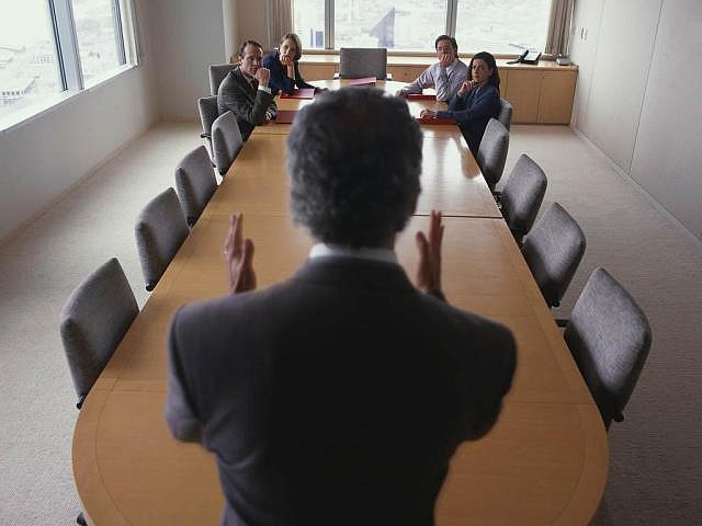 Крымский спикер распределил обязанности между своими советниками Крымский спикер распределил обязанности между своими советниками