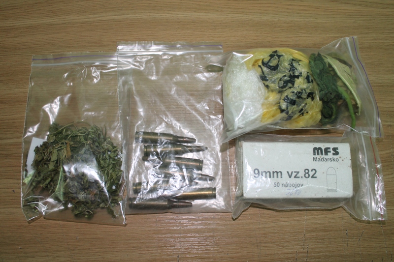 Крымчанин попался на хранении наркотиков и патронов Крымчанин попался на хранении наркотиков и патронов