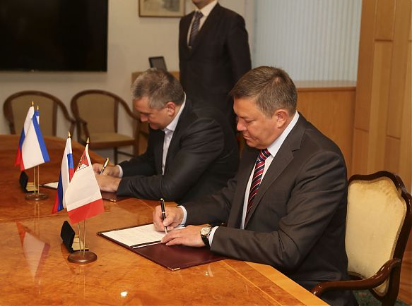 Аксёнов подписал Соглашение о сотрудничестве с Правительством Вологодской области