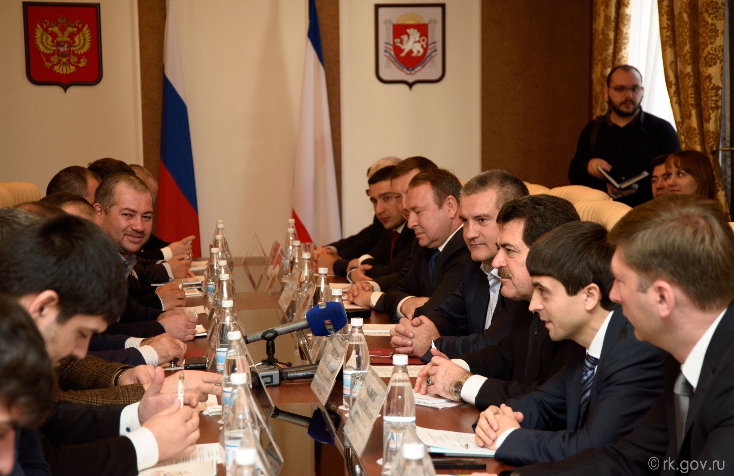 Сергей Аксёнов обсудил с делегацией c Северного Кавказа развитие взаимоотношений Сергей Аксёнов обсудил с делегацией c Северного Кавказа развитие взаимоотношений