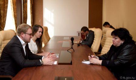 Дмитрий Полонский провел встречу с деканом факультета журналистики КФУ