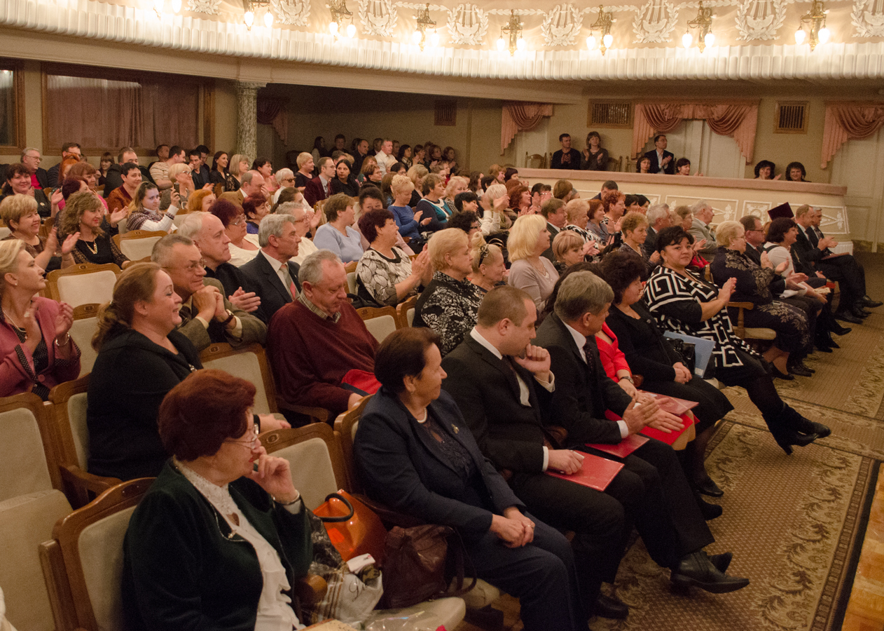 Мэр Симферополя поздравил сотрудников 6-й клинической больницы скорой помощи с юбилеем учреждения