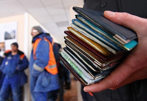 В Симферополе возбуждено уголовное дело по факту фиктивной постановки на учет 11 мигрантов