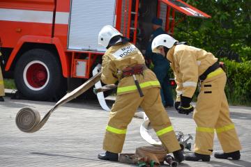 На одном из симферопольских рынков сотрудники МЧС ликвидировали пожар На одном из симферопольских рынков сотрудники МЧС ликвидировали пожар