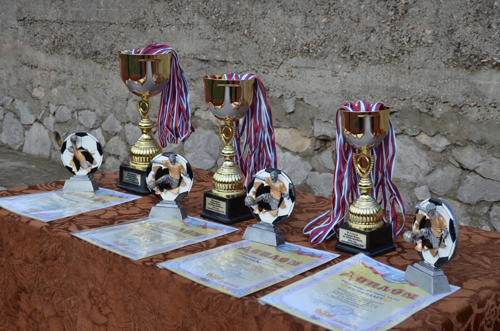 В Ялте определился обладатель Кубка города по мини-футболу В Ялте определился обладатель Кубка города по мини-футболу