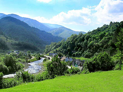 Прикарпатье одно из популярных направлений туризма Прикарпатье одно из популярных направлений туризма