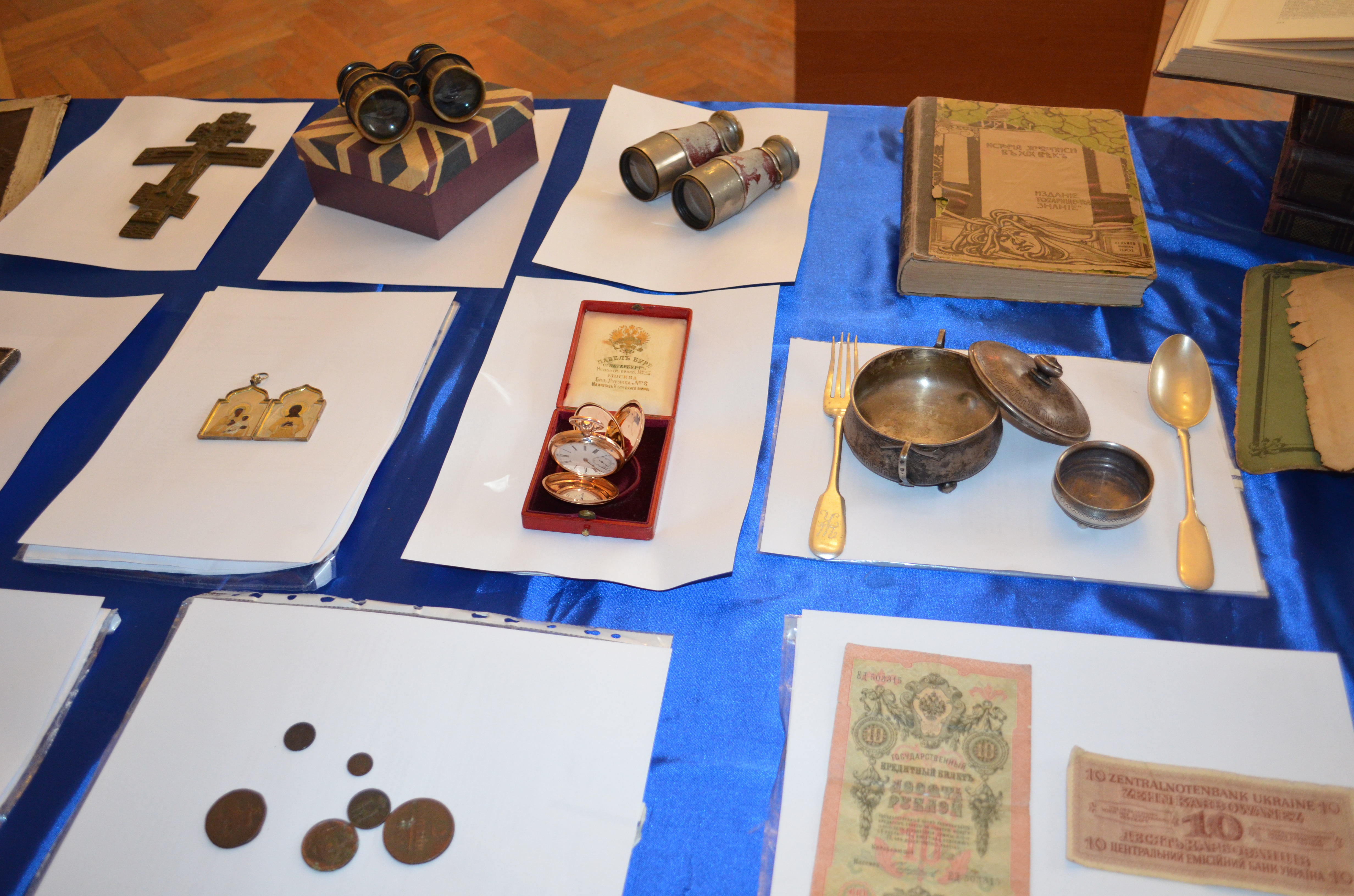 Крымские таможенники передали Центральному музею Тавриды конфискованные ценности на сумму более 900 тыс рублей Крымские таможенники передали Центральному музею Тавриды конфискованные ценности на сумму более 900 тыс рублей