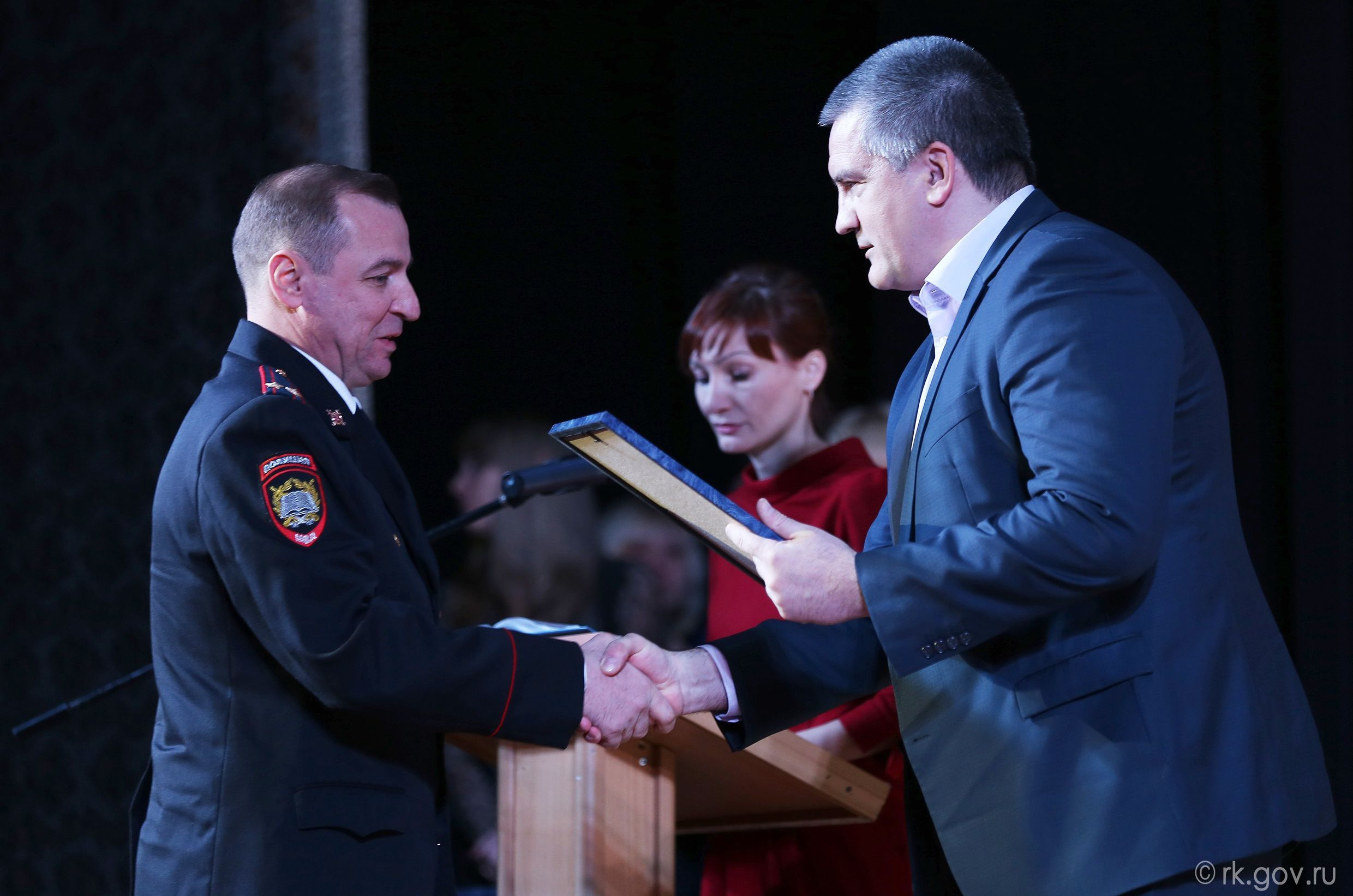 Сергей Аксёнов вручил награды в честь Дня защитника Отечества