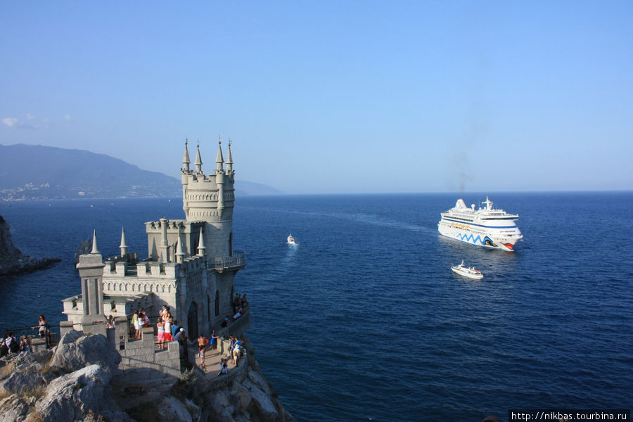 Из Ялты в Стамбул будет ходить круизный лайнер Из Ялты в Стамбул будет ходить круизный лайнер