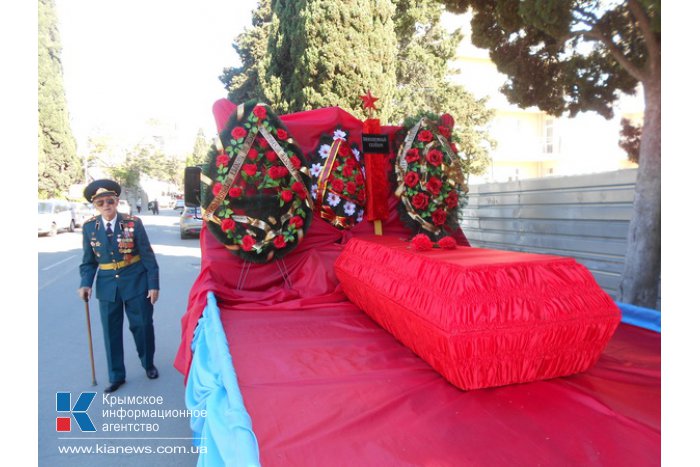 В Алуште перезахоронили неизвестного солдата