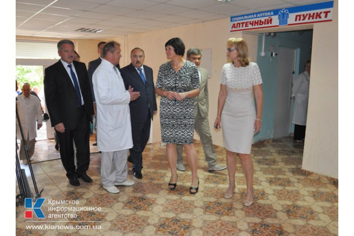 Представитель Администрации Президента посетила центр первичной помощи в Симферополе