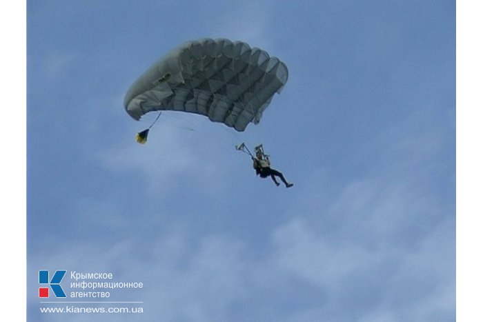 В Севастополе завершился фестиваль парашютистов