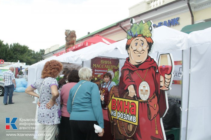 На фестивале «WineFeoFest» представили более 200 сортов вина