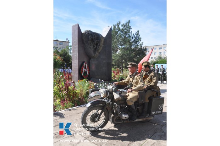 В Евпатории отметили 20-летие памятника воинам интернационалистам
