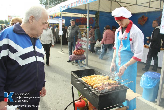 В Симферополе провели большую осеннюю ярмарку 