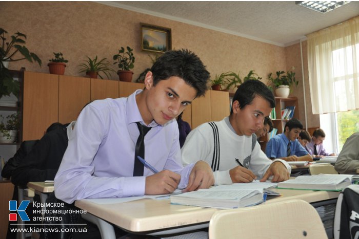 Глава Совмина посетил гимназию-интернат для одаренных детей в Бахчисарайском районе