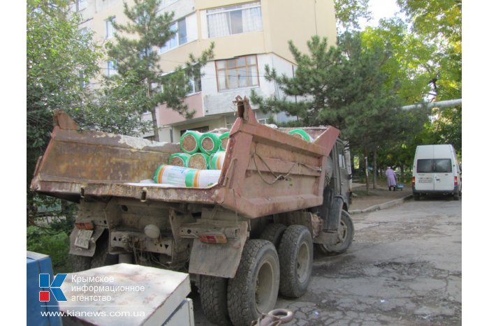 В Симферополе ремонтируют теплотрассу