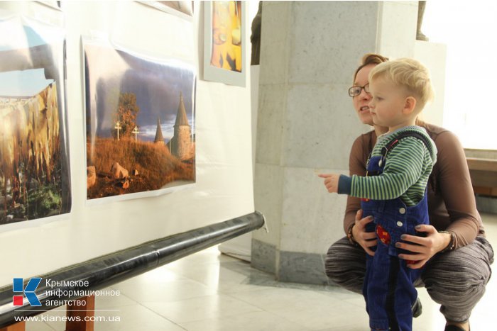 В Симферополе открылась фотовыставка «Соловецкий путь»