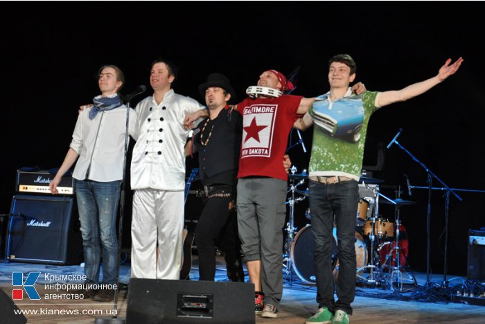 Группа «Ундервуд» на концерте в Симферополе признавалась в любви Крыму