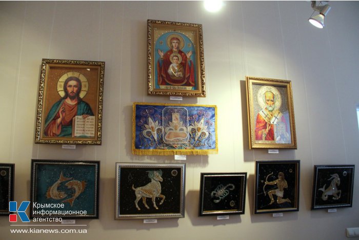 В Симферополе открылась выставка «Осенняя сюита»
