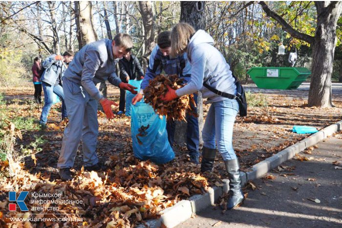 Симферопольцы вышли на субботник