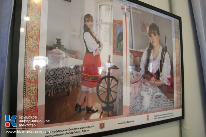 В Симферополе представили фотографии крымских красавиц
