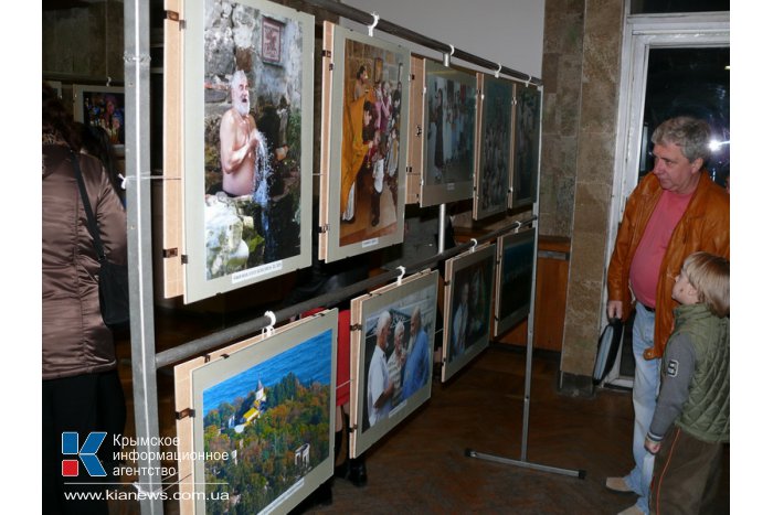 В Ялте открылась выставка духовной фотографии 