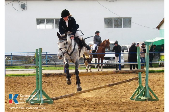 Кубок премьера Крыма по конному спорту заполучила 16-летняя девушка