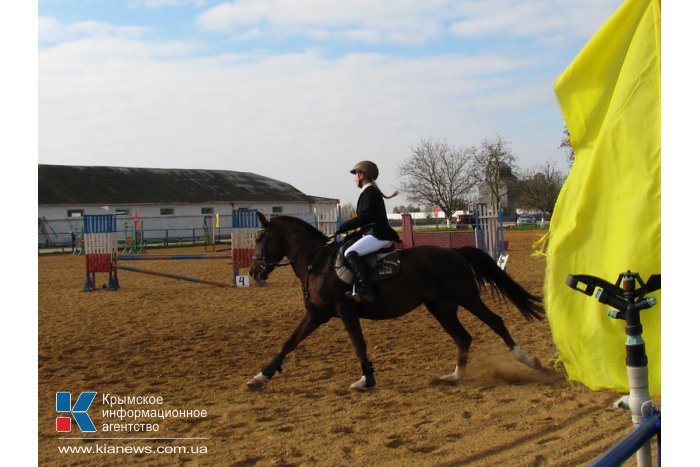 Кубок премьера Крыма по конному спорту заполучила 16-летняя девушка