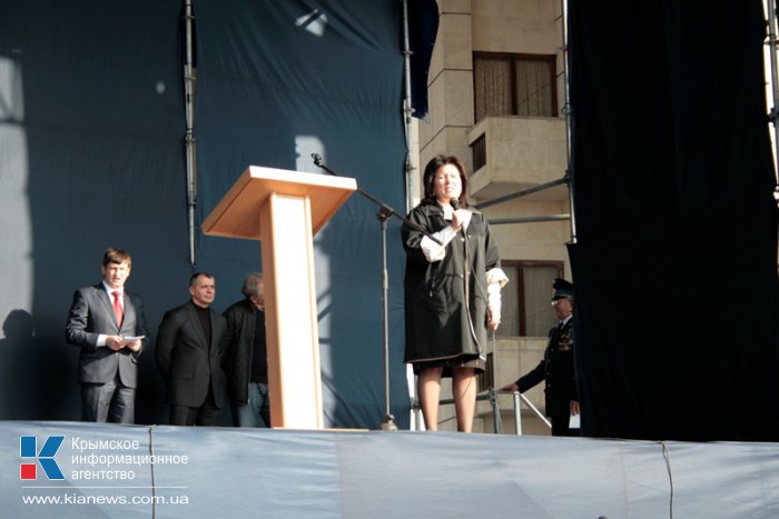 В Симферополе провели митинг в поддержку решения не подписывать соглашение об ассоциации с Евросоюзом