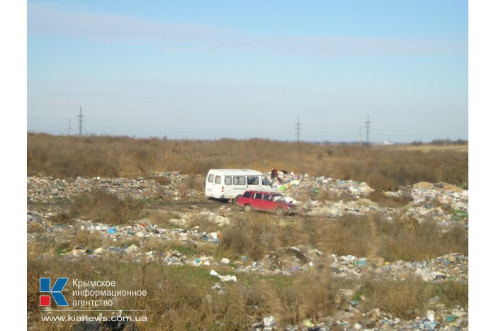 Вокруг аэропорта в Симферополе обнаружили свалки мусора