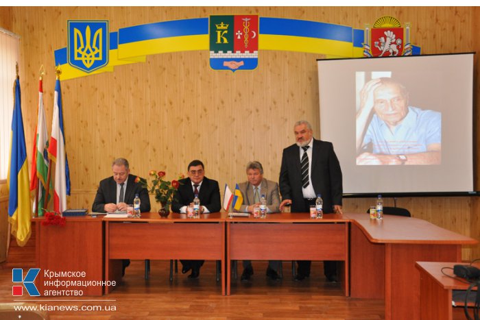 В Старом Крыму открыли памятник кардиохирургу Амосову