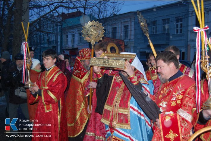 В Симферополь привезли мощи Георгия Победоносца