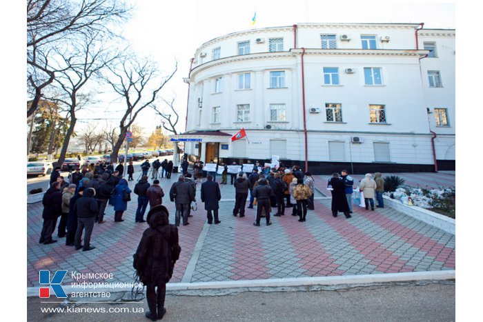 Сотрудники милиции вышли на митинг в Севастополе