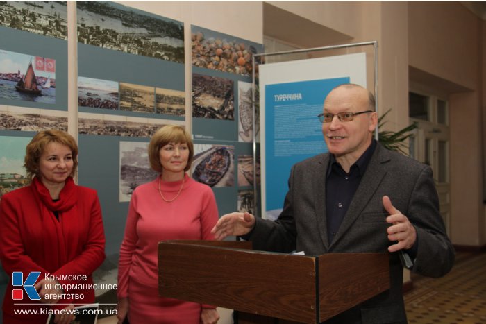 В Симферополе открылась выставка фотографий средневековых портов