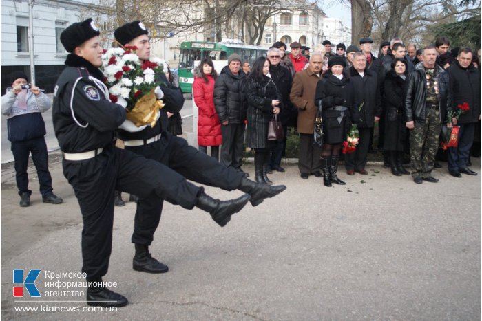 В Севастополе провели митинг ко Дню ликвидаторов аварии на ЧАЭС 