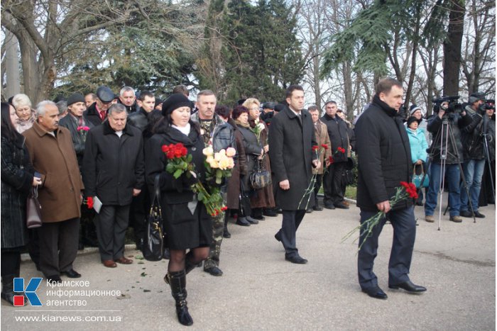 В Севастополе провели митинг ко Дню ликвидаторов аварии на ЧАЭС 