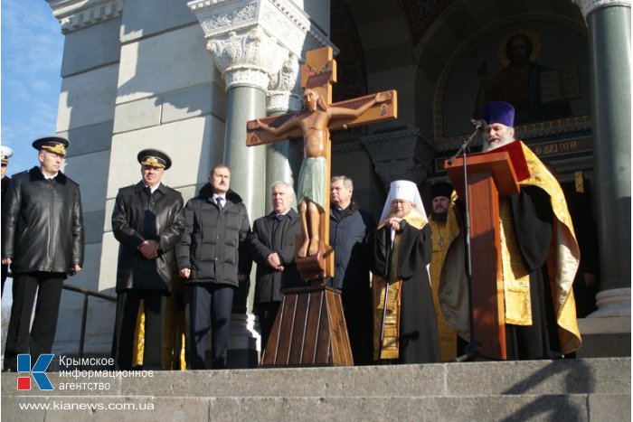 В Севастополе в День Андрея Первозванного провели крестный ход 