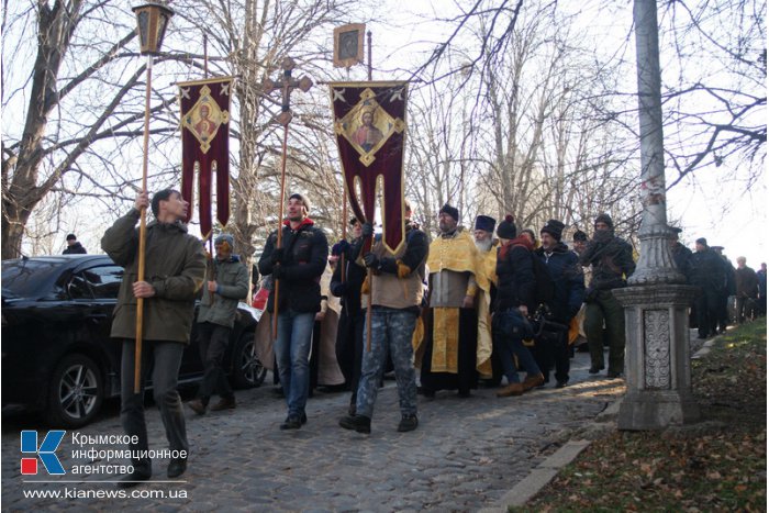 В Севастополе в День Андрея Первозванного провели крестный ход 