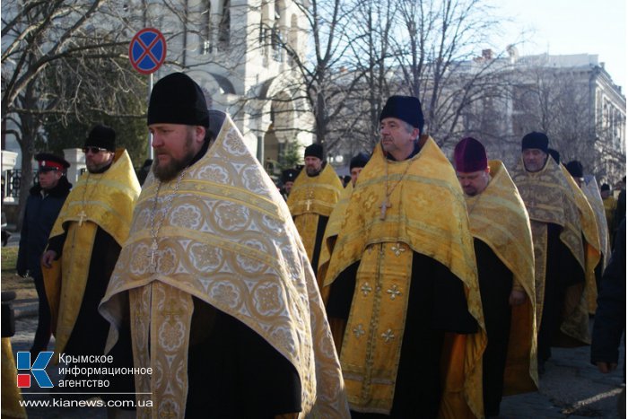 В Севастополе в День Андрея Первозванного провели крестный ход 