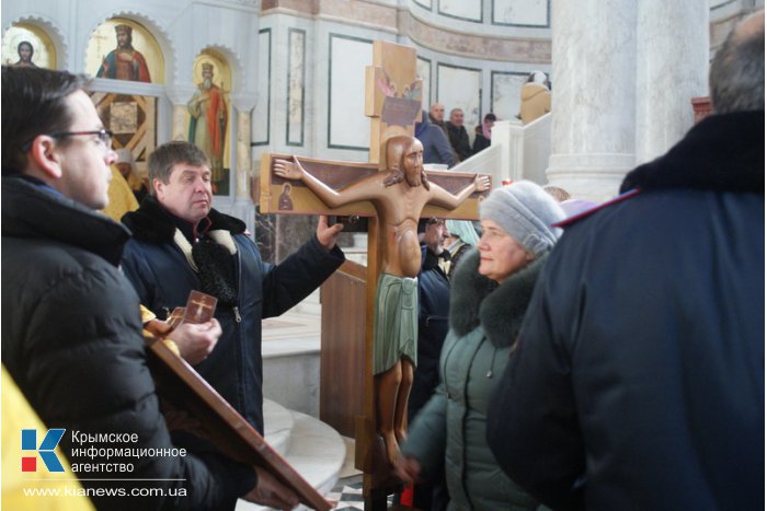 В Севастополе в День Андрея Первозванного провели крестный ход 