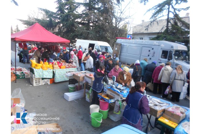 В Алуште провели новогоднюю сельхозярмарку