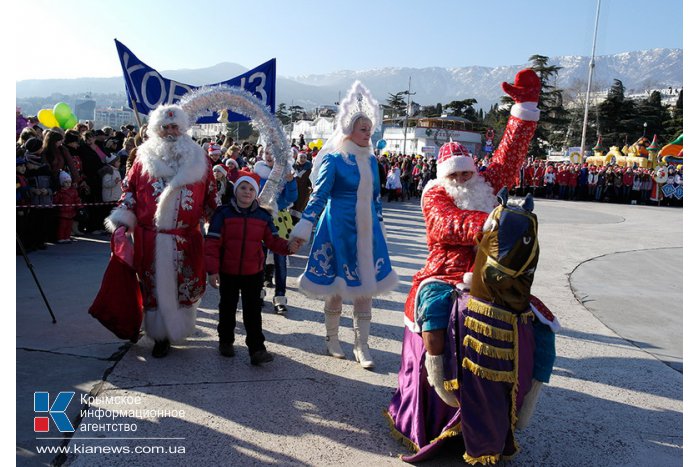 В Ялте состоялся ежегодный «Мороз-парад»