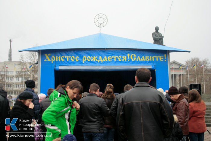 В Симферополе открыли Рождественский вертеп