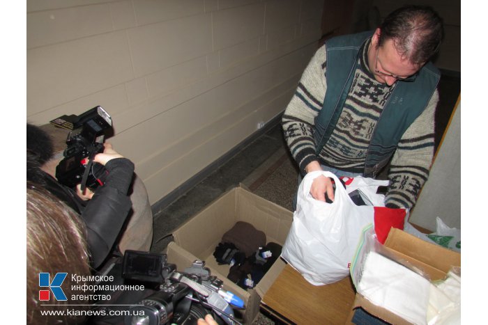 Из Симферополя в Киев отправили вещи и еду для крымских солдат и бойцов «Беркута» 