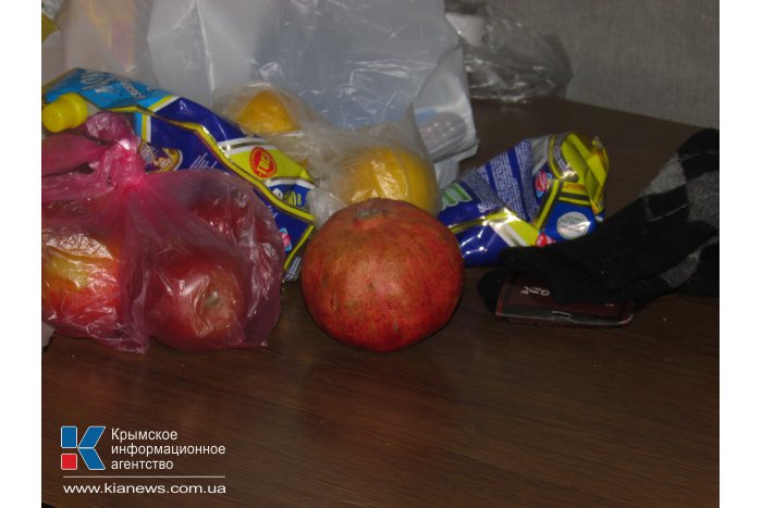 Из Симферополя в Киев отправили вещи и еду для крымских солдат и бойцов «Беркута» 