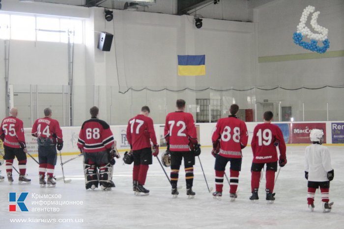 В Симферополе прошел первый матч крымской хоккейной лиги