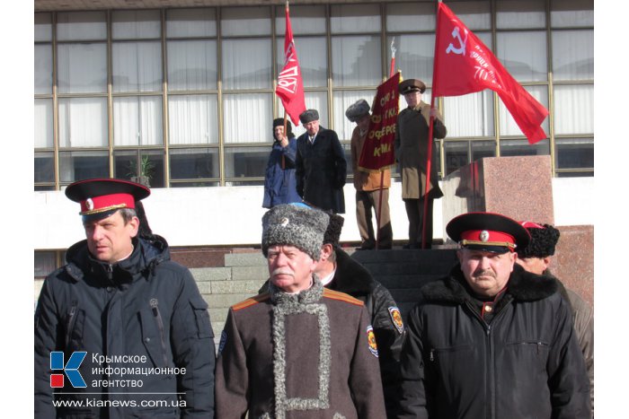 В Симферополе прошла акция против беспорядков в Киеве