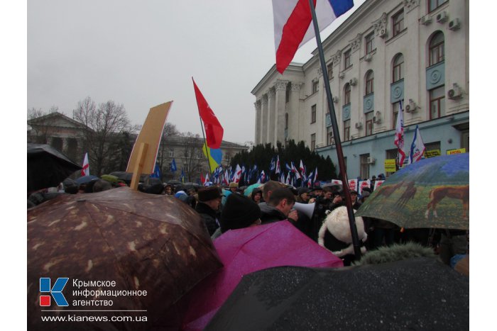 В Крыму осудили запрет Партии регионов и Компартии на западе страны