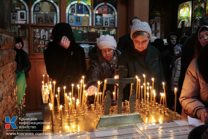 В Симферополе тысячи паломников приходят поклониться Дарам волхвов